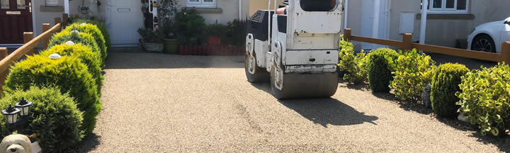 Tarmac and asphalt driveway surfacing contractor in Woking Surrey