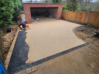 Low maintenance resin bound driveway surfacing